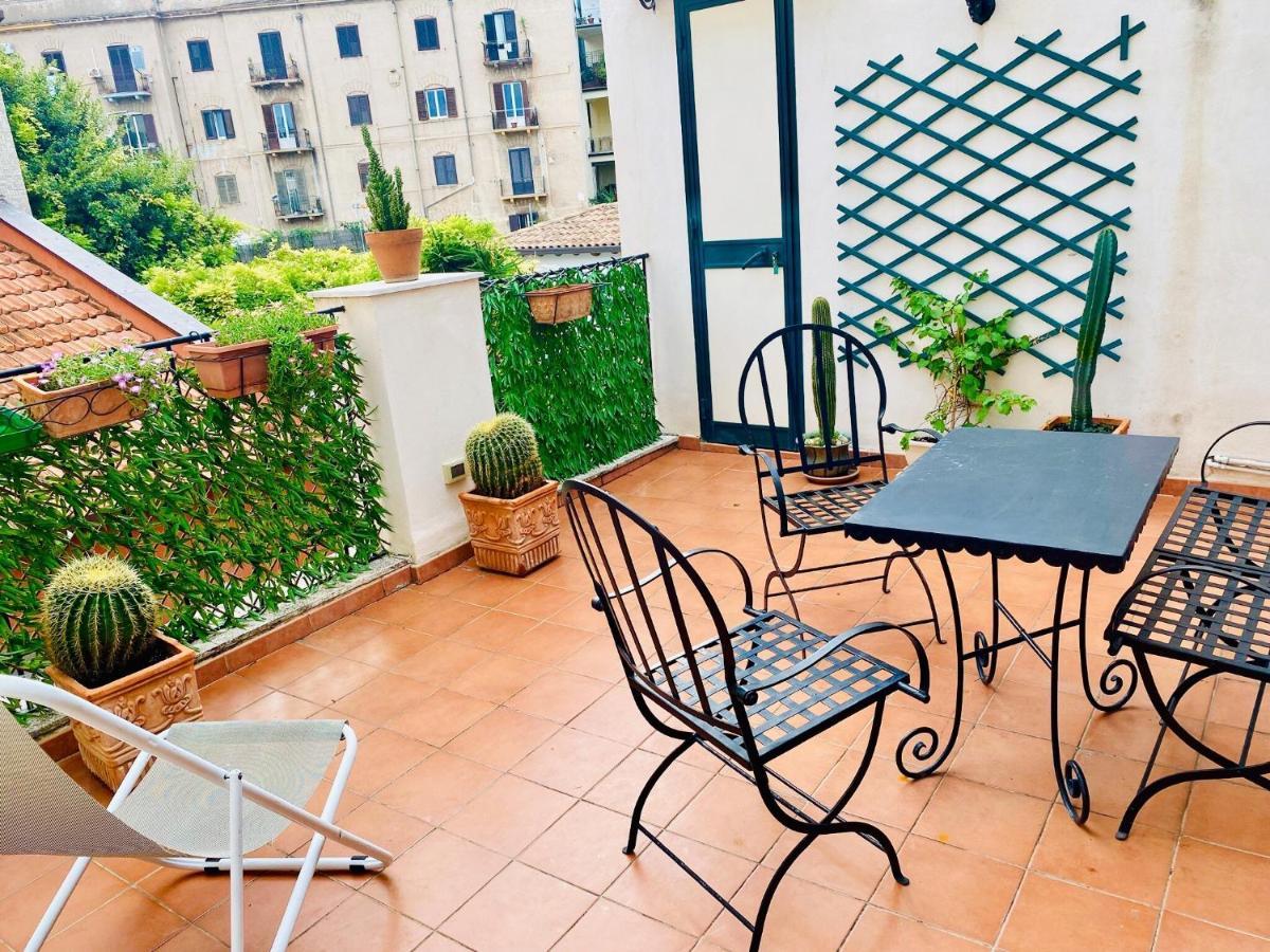 4 Passi Casa Vacanza Apartment Palermo Bagian luar foto