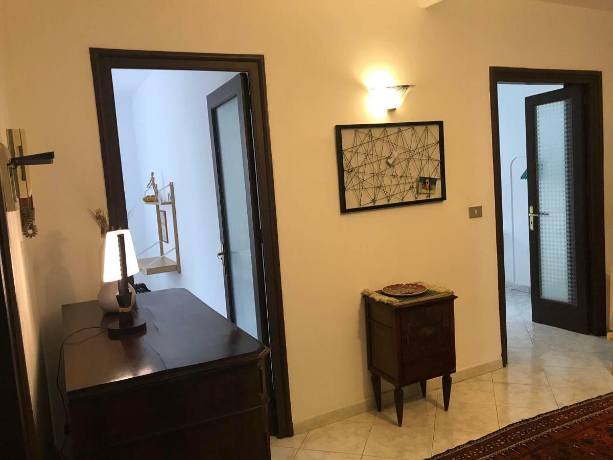 4 Passi Casa Vacanza Apartment Palermo Bagian luar foto